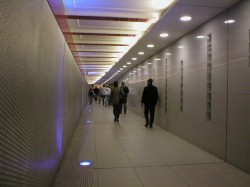 Der "Mäusetunnel" in der Berliner U-Bahn-Station "Stadtmitte"